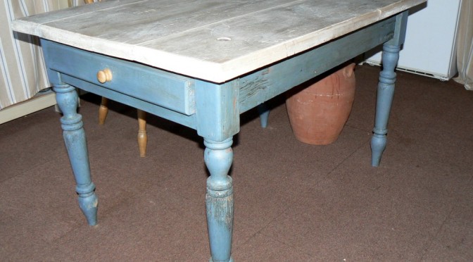 table paint in annie sloan deux sevres aubusson Blue